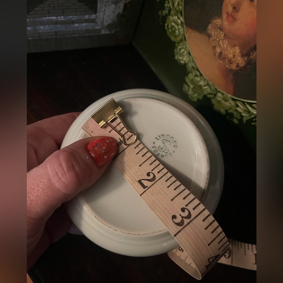 Princess & Gnome Limoges trinket box - Picture 13 of 15